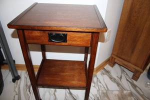 lot 116 image: Wooden Side Table with Drawer and Shelf