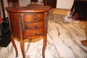 lot 144 image: Antique Wooden Side Table with 3 Drawers