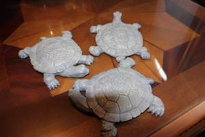 lot 218 image: Set of 4 Decorative Stone-Look Turtle Figurines