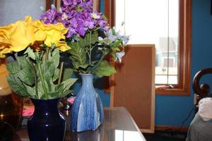 lot 221 image: Set of 2 Decorative Vases with Artificial Flowers
