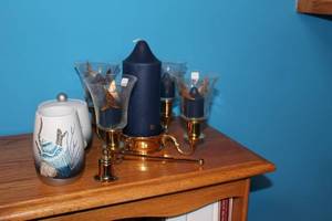 lot 256 image: Nautical Home Decor Set with Candles and Holders