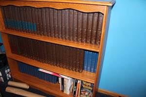 lot 261 image: Collection of Encyclopedia Britannica and Assorted Books