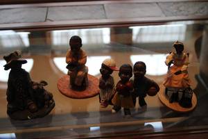 lot 281 image: Set of 6 African American Themed Figurines