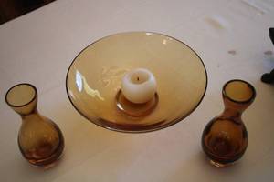 lot 318 image: Amber Glass Vase and Bowl Set with Candle