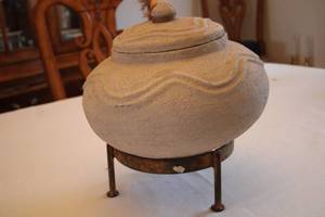 lot 324 image: Textured Ceramic Pot with Lid and Metal Stand
