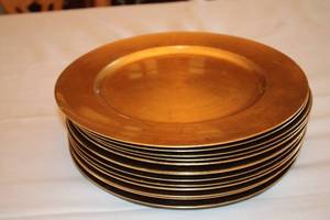 lot 348 image: Set of 8 Gold Decorative Charger Plates
