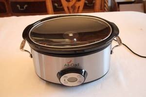 lot 364 image: All-Clad Slow Cooker with Glass Lid
