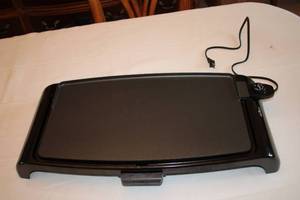 lot 368 image: Electric Griddle with Adjustable Temperature Control