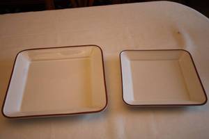lot 372 image: Set of 2 Euro Ceramica Square Plates