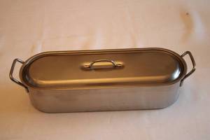 lot 374 image: Stainless Steel Fish Poacher with Lid and Rack