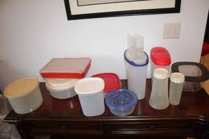 lot 375 image: Collection of Plastic Kitchen Storage Containers