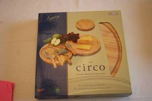 lot 386 image: Pratico The Circo Cheese Board and Tools Set
