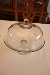 lot 394 image: Glass Cake Stand with Dome Lid