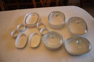 lot 395 image: CorningWare French White 12-Piece Bakeware Set