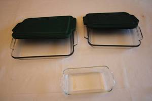 lot 397 image: Set of 3 Anchor Hocking Glass Baking Dishes with Encore Lids