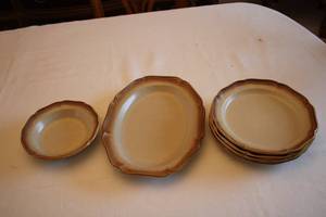 lot 398 image: Mikasa Whole Wheat Stoneware Dinner and Salad Plates Set