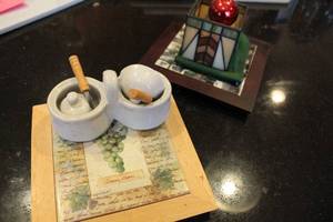 lot 432 image: Decorative Ceramic Tray with Spice Holders and Art Tile Coasters