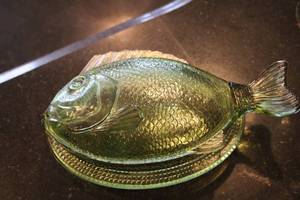 lot 444 image: Vintage Green Glass Fish-Shaped Serving Dishes Set of 2