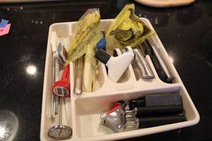 lot 466 image: Assorted Kitchen Utensil Lot with Thermometers and Peelers