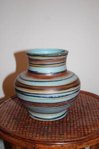 lot 481 image: Handcrafted 1980 Signed Pottery Vase with Striped Design