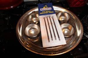 lot 520 image: Shellfish Serving Set with 4 Deluxe Shellfish Forks and Saucer Cups
