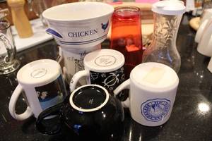 lot 523 image: Assorted Collection of Coffee Mugs and Kitchenware