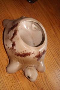lot 541 image: Ceramic Turtle Planter with Brown Accents