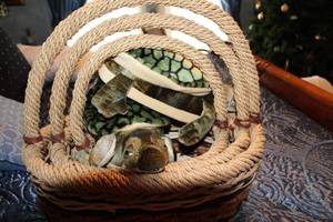 lot 567 image: Plush Turtle Toy Basket with 3 Stuffed Turtles
