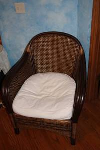 lot 568 image: Vintage Rattan Wicker Armchair with Cushion