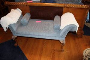 lot 570 image: Elegant Upholstered Window Bench with Carved Wooden Legs