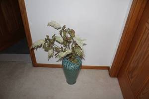 lot 583 image: Large Decorative Ceramic Vase with Faux Floral Arrangement