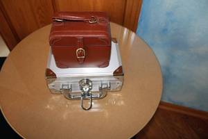 lot 590 image: Set of 2 Jewelry Boxes - Leather and Aluminum