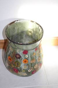 lot 602 image: Vintage Handcrafted Floral Resin Vase