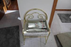 lot 606 image: Brass Towel Rack with Floral Embroidered Towels