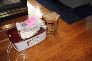 lot 608 image: GiGi Paraffin Bath with Mango Paraffin Pack and Accessories