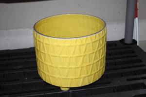 lot 634 image: Yellow Geometric Ceramic Plant Pot