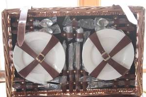 lot 640 image: Wicker Picnic Basket Set with Dinnerware and Accessories