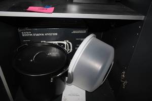 lot 645 image: Cooking and Baking Collection Including Belgian Waffle Maker and Stock Pot