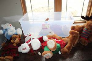 lot 666 image: Collection of 8 Plush Bears with Holiday and Seasonal Themes