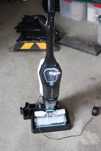 lot 672 image: Bissell CrossWave Cordless Max Vacuum Cleaner with Charging Dock