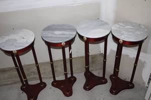 lot 673 image: Set of 4 Marble-Top Pedestal Tables with Mahogany Finish