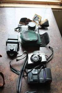 lot 686 image: Collection of Vintage and Modern Cameras with Accessories