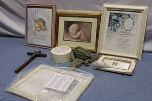 lot 24 image: Collection of Inspirational Framed Prints and Cross