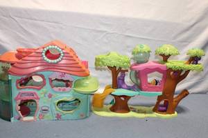 lot 25 image: Littlest Pet Shop Tree House & Playset
