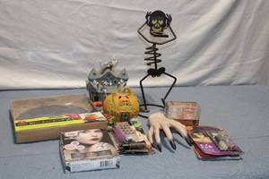 lot 26 image: Halloween Decor Collection with Skeleton Figure and Accessories