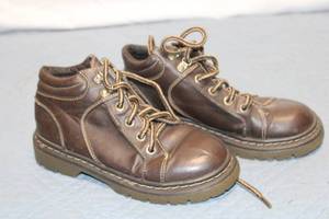 lot 56 image: Pair of Mens Smartfit Brown Leather Boots Size 13.5