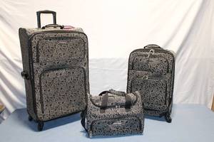 lot 110 image: Set of 3 Black Paisley Patterned Leisure Luggage Pieces