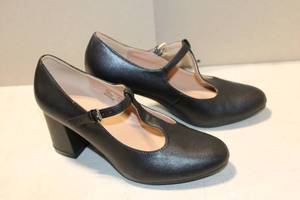 lot 133 image: Pair of Black Mary Jane Style Heels Size 7.5