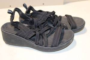 lot 141 image: Womens Size 8 Black Strappy Wedge Sandals
