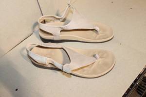 lot 147 image: Pair of Womens Beige Strappy Sandals, Size 37